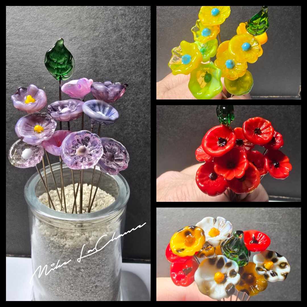Tiny glass flowers #305