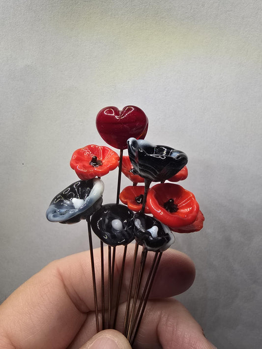 Tiny glass flowers #305