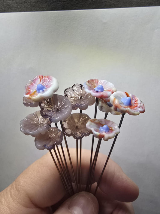Tiny glass flowers #303